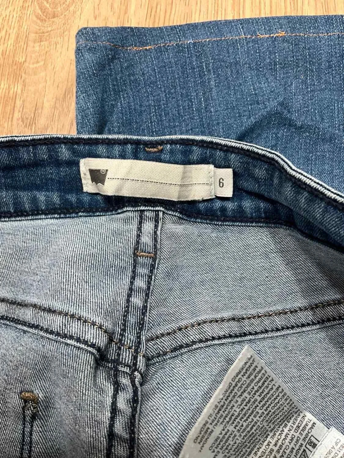 Short Levi's 6 - W28 femme 98% Coton Bleu délavé Slv004 – photo 13